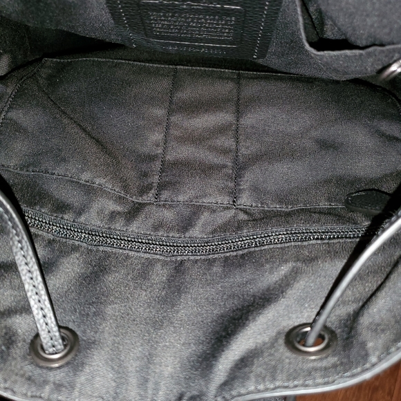 ❌SOLD❌ Large Leather Coach Backpack - Picture 4 of 16